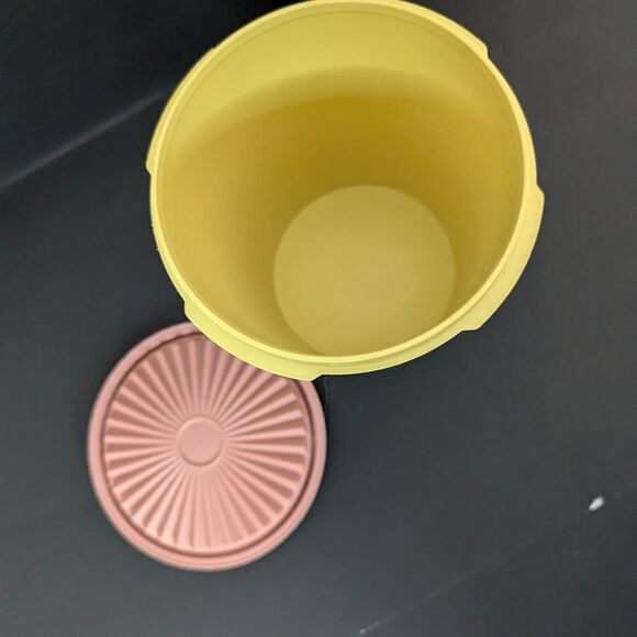 Vintage Tupperware Yellow and pink 1970s canister 811-6 - Picture 4 of 8